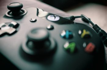 how to turn off xbox one narrator